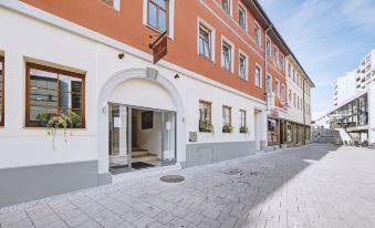 Ludwigsburg, ruhige Lage im Grünen, Schlossnähe, blühendes Barock - Housity