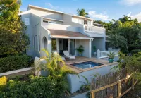 Blue Waters Resort and Spa Hotel di 