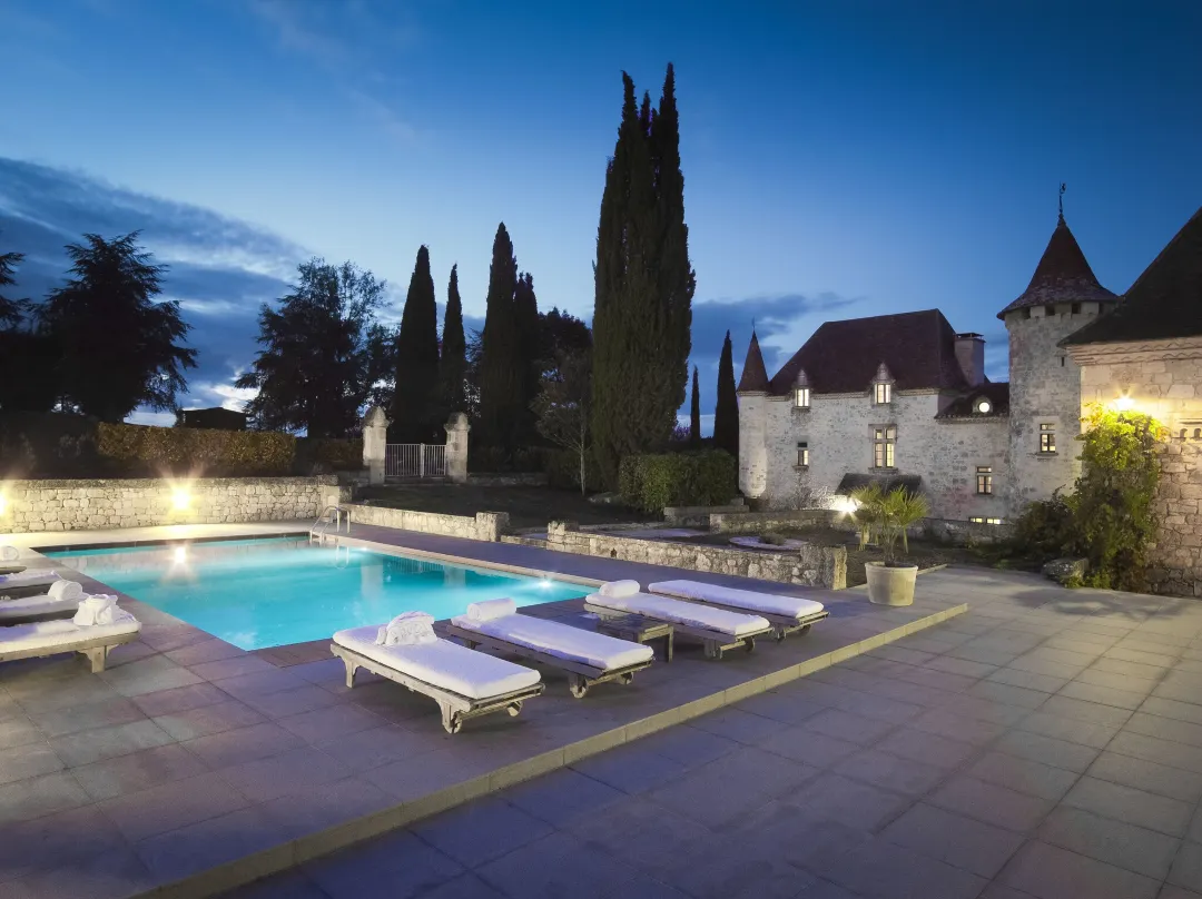 Château In Nouvelle-aquitaine With Pool & Views - Lot-et-Garonne