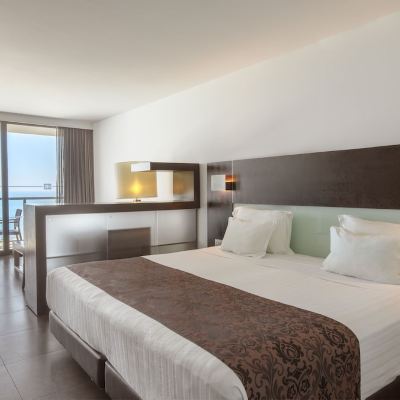Deluxe Suite with Sea View(2 Adults+2 Children)