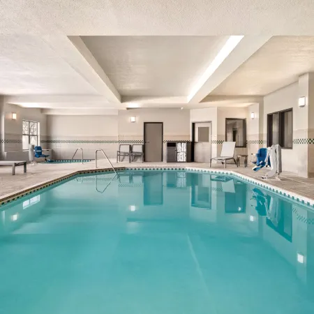 Country Inn & Suites by Radisson, St. Cloud East, MN
