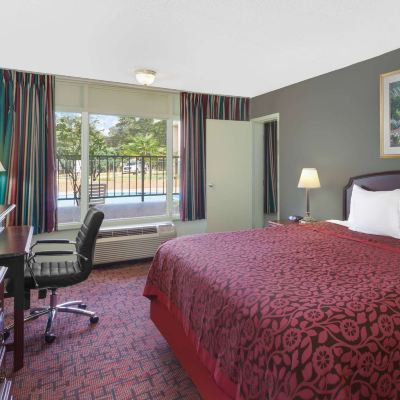 King Room with Kitchen-Non-Smoking Days Inn by Wyndham McComb MS Promo Code