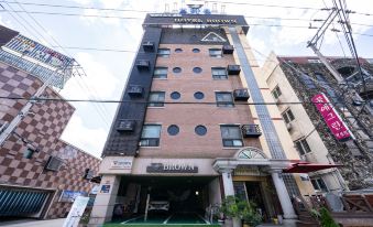 Brown Hotel - Housity