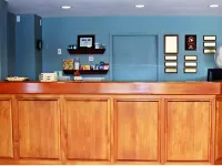 Travelodge by Wyndham Edson 2409079 Alberta Ltd.