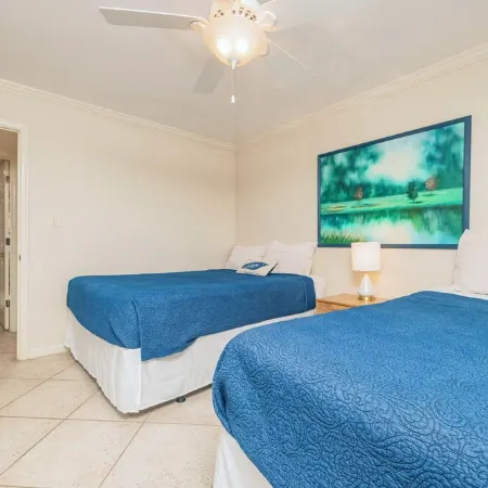 Coquina B103- Steps to the Beach & Pool