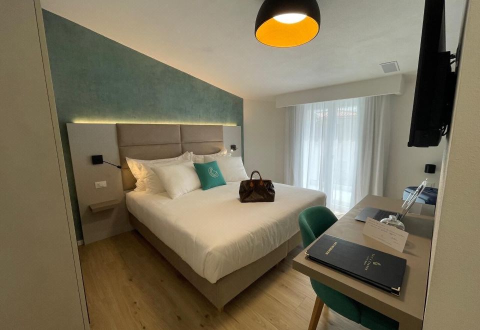 带阳台的三人房