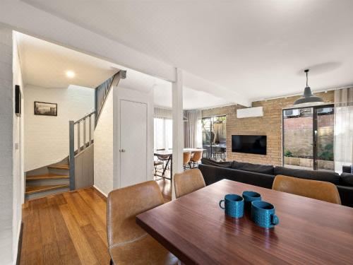 Cosy Corner Town Centre Three-Bedroom House