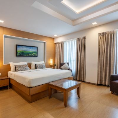 Premium Double Room, 1 Queen Bed GCC North Side Promo Code