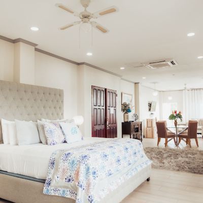 Presidential King Suite with Balcony Beachcombers Hotel Promo Code