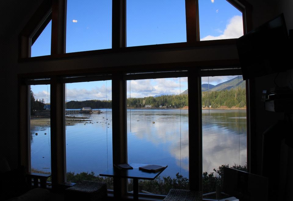 Private Oceanfront Cabin with Hot Tub - Doc Holiday CabinHouse (Hot Tub&Waterfront/Doc Holiday Ca)