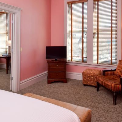 King Parlor Suite Montvale Hotel Promo Code