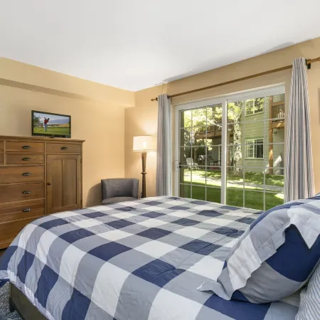 901 Crazy Horse Circle Condo