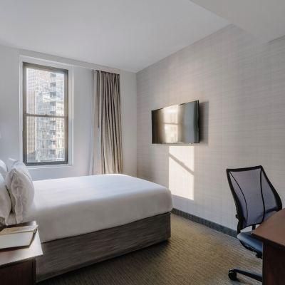 Club Queen Room Club Quarters Hotel Wacker at Michigan, Chicago Promo Code