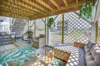 Bright Kitty Hawk Home w/ Hot Tub, Walk to Beach!