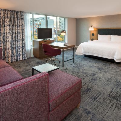 1 King Studio Room W/Sofabed Ns Hampton Inn and Suites by Hilton Portland-Pearl District Promo Code
