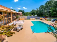 Quality Inn & Suites Corinth West Hotel di Corinth