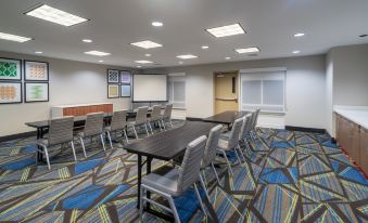 Holiday Inn Express & Suites Talladega