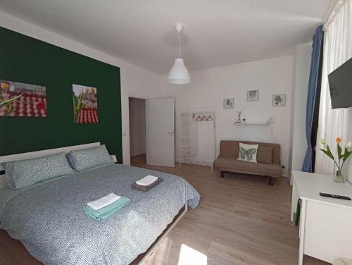 带私人外部浴室的双人房