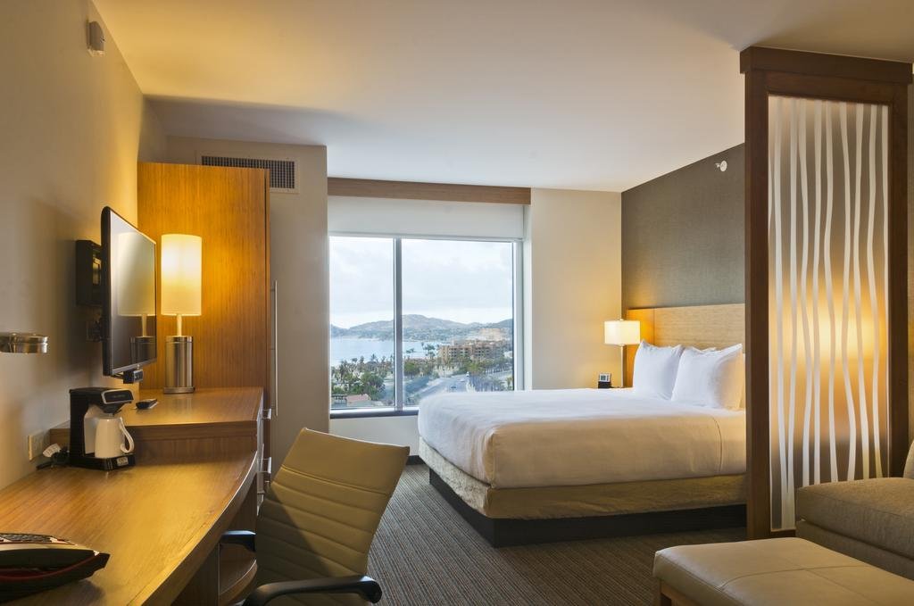 凯悦海景特大床