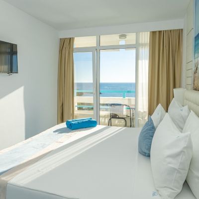 Standard Double Room, 1 King Bed, Sea View