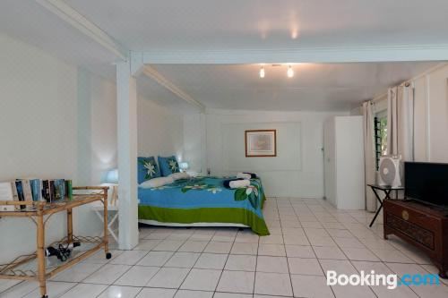 Vaka Beach Cottage with AC Unlimited Wifi One-Bedroom House