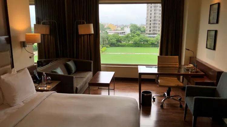 DoubleTree by Hilton Hotel Agra Room
