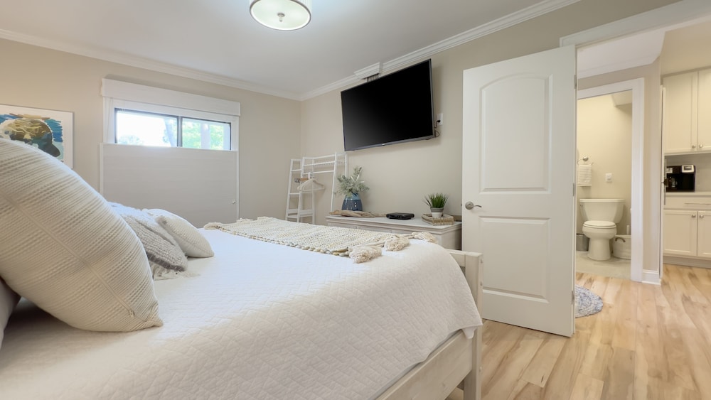 Villa, 1 King Bed, Patio, Garden View