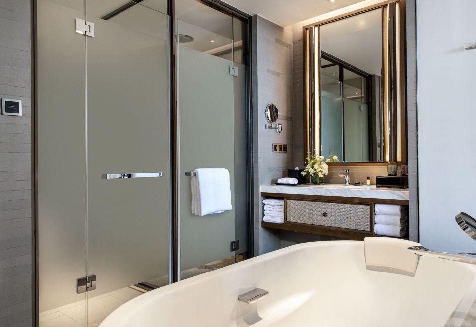 Pullman Xishuangbanna ResortDeluxe Suite