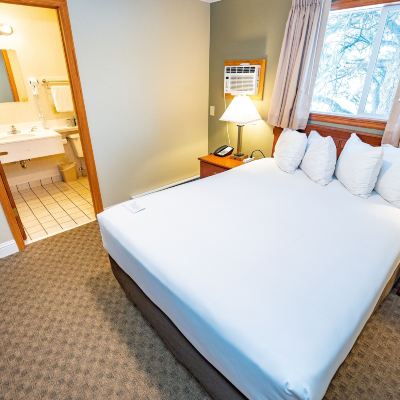 Junior Studio Suite, 1 Bedroom, Refrigerator & Microwave Blue Door Inn Promo Code