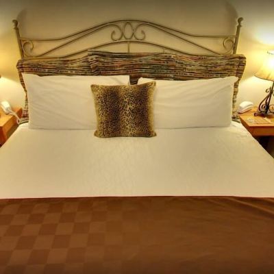 Deluxe Penthouse, 1 Bedroom, Non Smoking Hotel La Fonda de Taos Promo Code