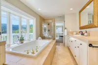 Hilltop Pool Patio Panoramic Views Wine Country Retreat Sonoma Sunshine