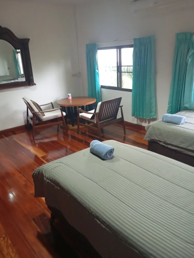 ห้องดีลักซ์สำหรับสี่ท่าน, หลายเตียง