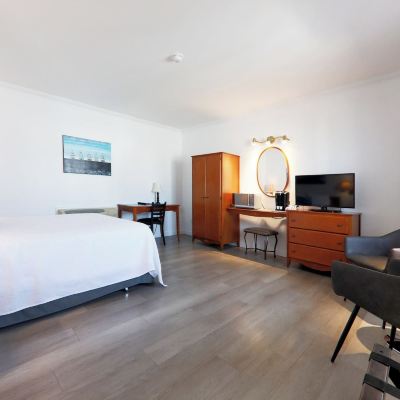 Comfort Room, 1 Queen Bed, Kitchen, Ground Floor Hotel Plante Promo Code