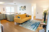 Guest Favorite! Easy Walk to Beach/Food & Shops + Private Parking