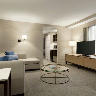 展開式轉角特大床套房 波士頓-劍橋希爾頓逸林酒店優惠