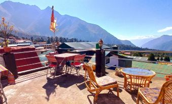Lama Hotel - Cafe de Himalaya