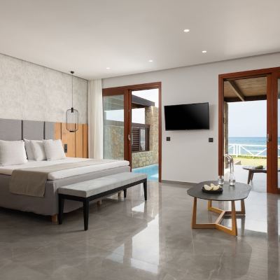 Beach-Front Junior Suite with Private Pool