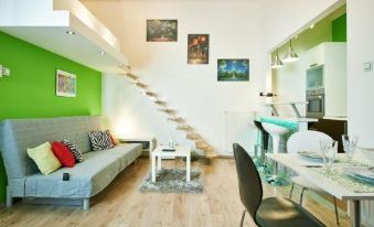 Studio Apartment Green Wall
