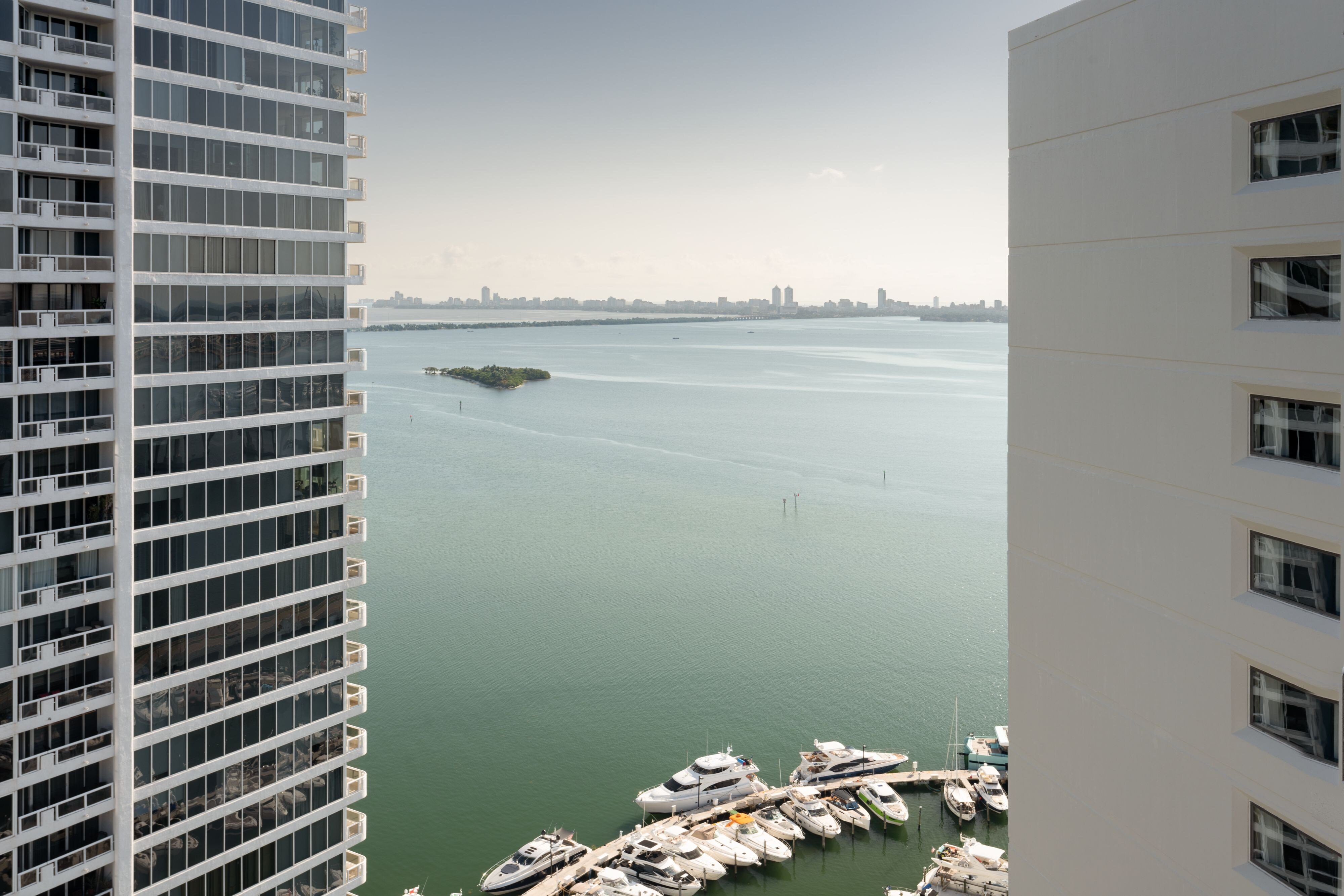 新装修，客房，两张大床，部分湾景