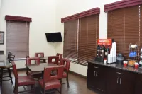 查塔努加市中心紅頂PLUS套房酒店