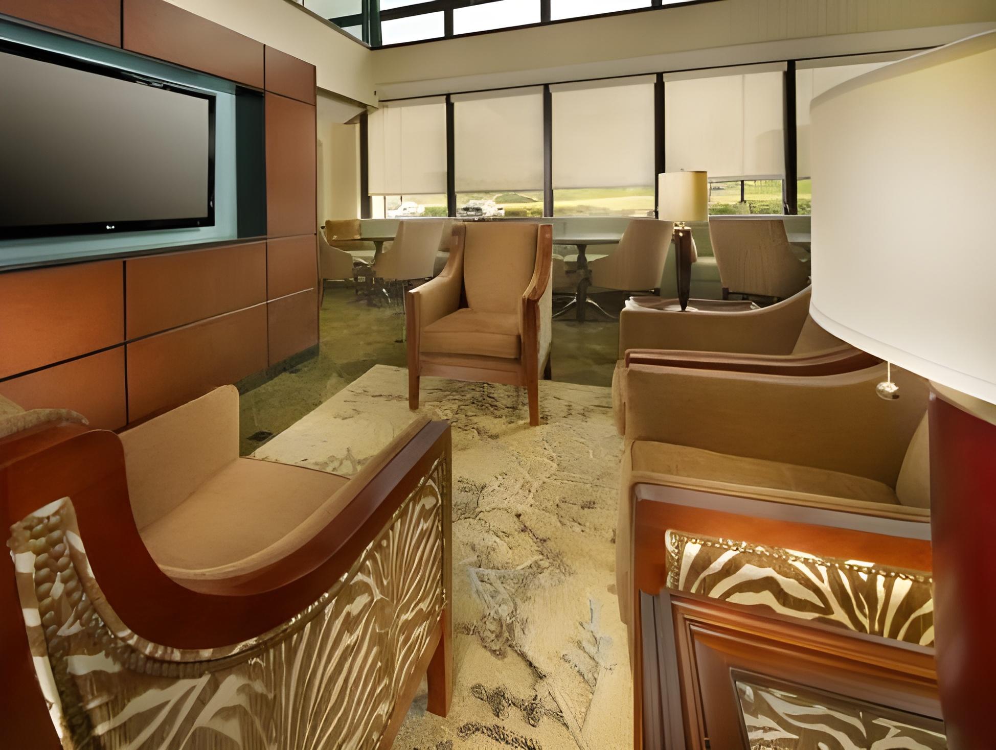 标准房， 1张特大床， 无烟房 （较大的房间）