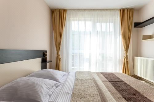 三人房（带独立浴室）