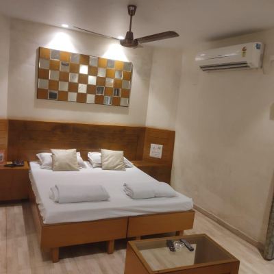 Executive Room-Lower Deck Palm Village Resort Promo Code