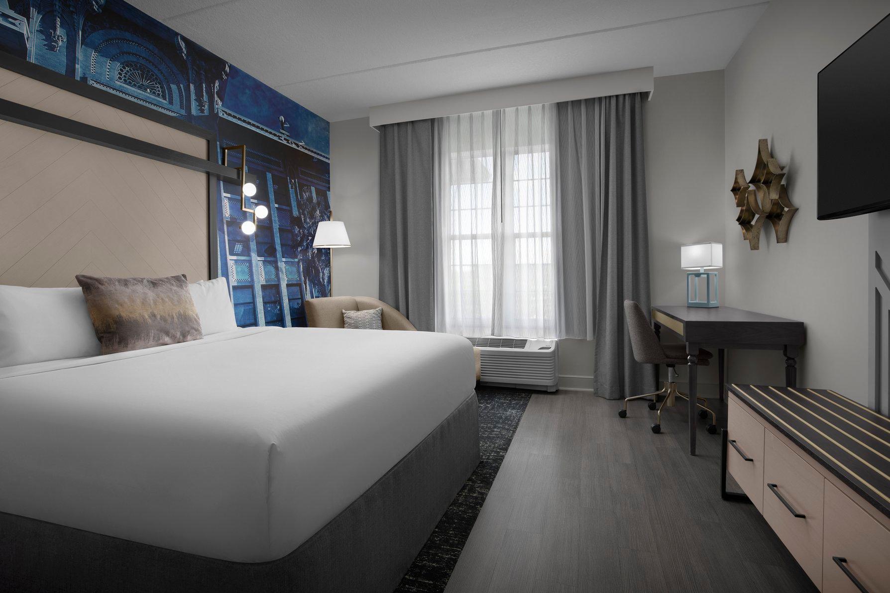 湖景特大床套房（带按摩浴缸）