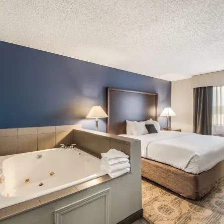 Red Lion Inn & Suites Sequim at Olympic National Park Отели в г. Секим
