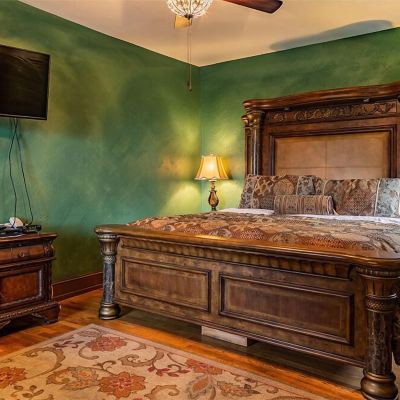 107) Biltmore Forest Room Echo Mountain Inn Promo Code