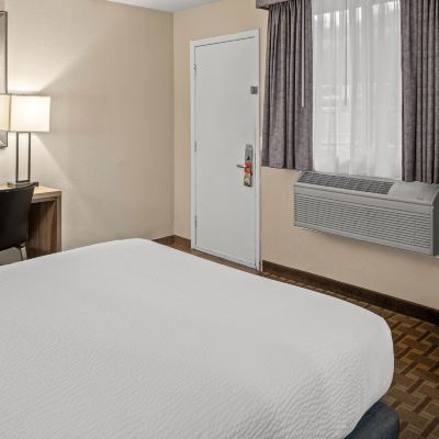 Room 606 - Queen Standard Buck Meadows Lodge Promo Code