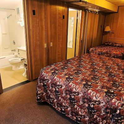 Family Suite, Multiple Beds, Non Smoking, Private Bathroom Keystone Hotel Promo Code