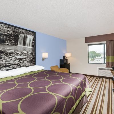 Accessible Queen Room-Non-Smoking Super 8 by Wyndham Jonesboro Promo Code