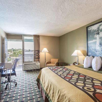 King Room - Non-Smoking Super 8 by Wyndham Ocala I-75 Promo Code